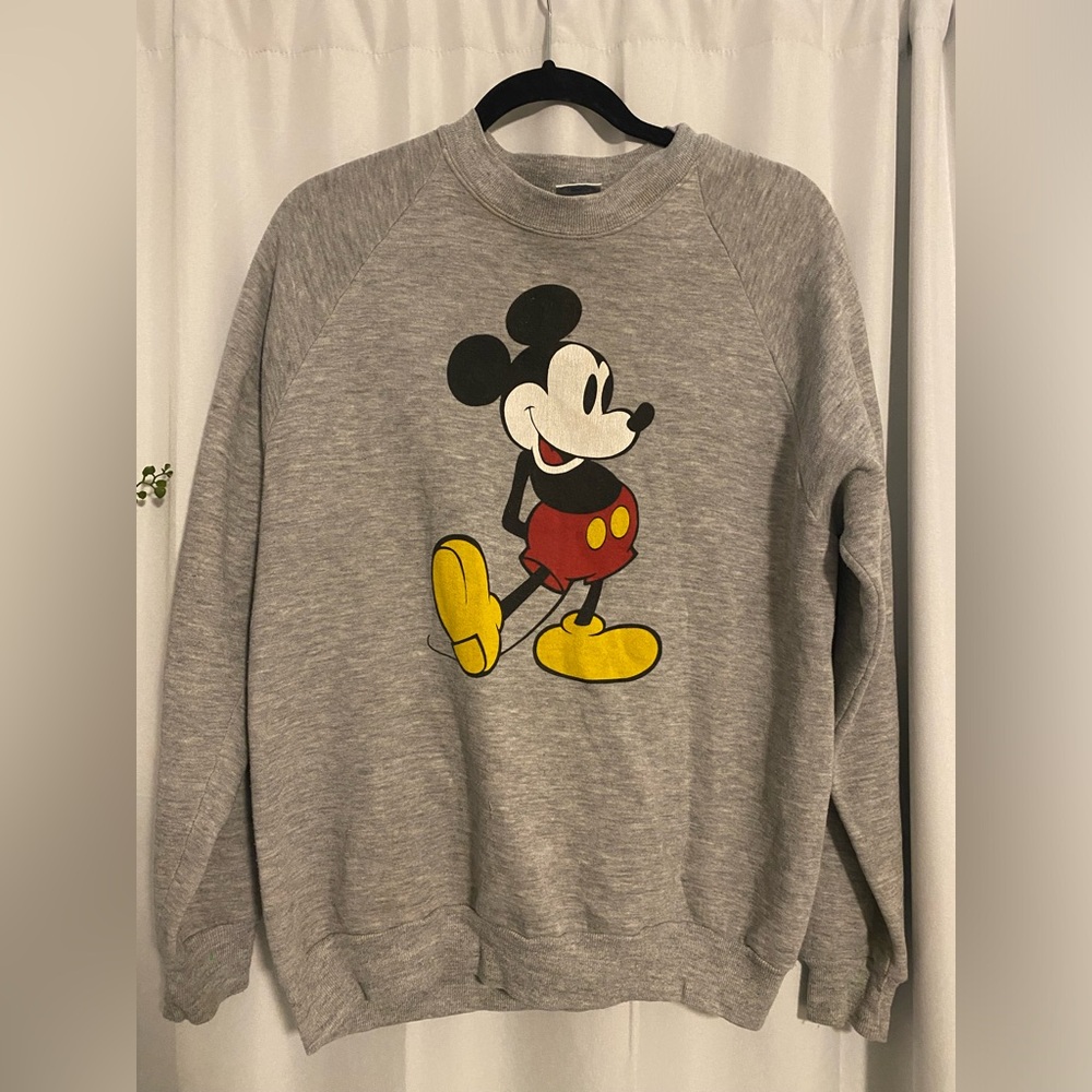 2000s Mickey Mouse sweatshirt